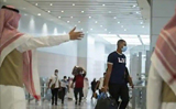 Saudi Arabia lifts ban on international flights, land and sea entry